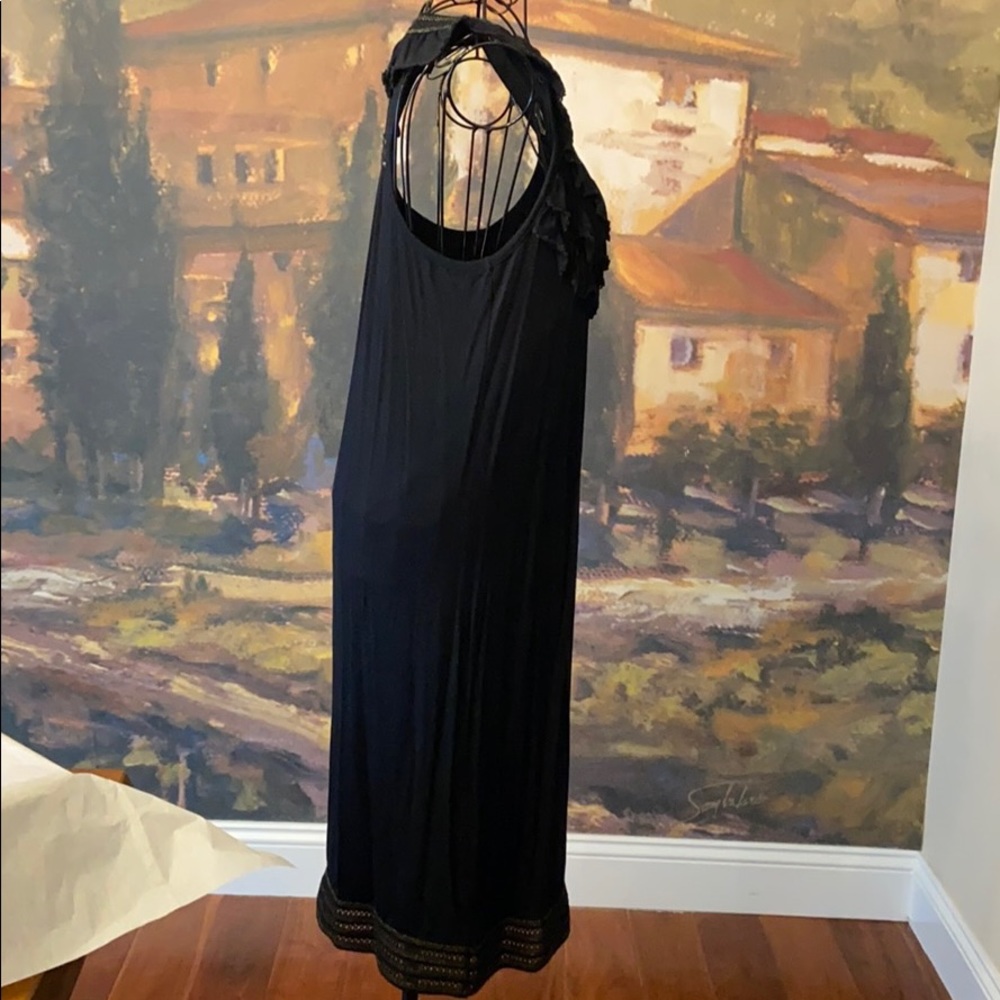 Even Ruffled Dress - Picture 5 of 8